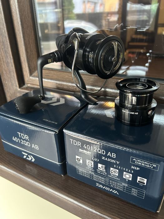 Mulineta DAIWA 24 TDR 4012 qd AB All black edition