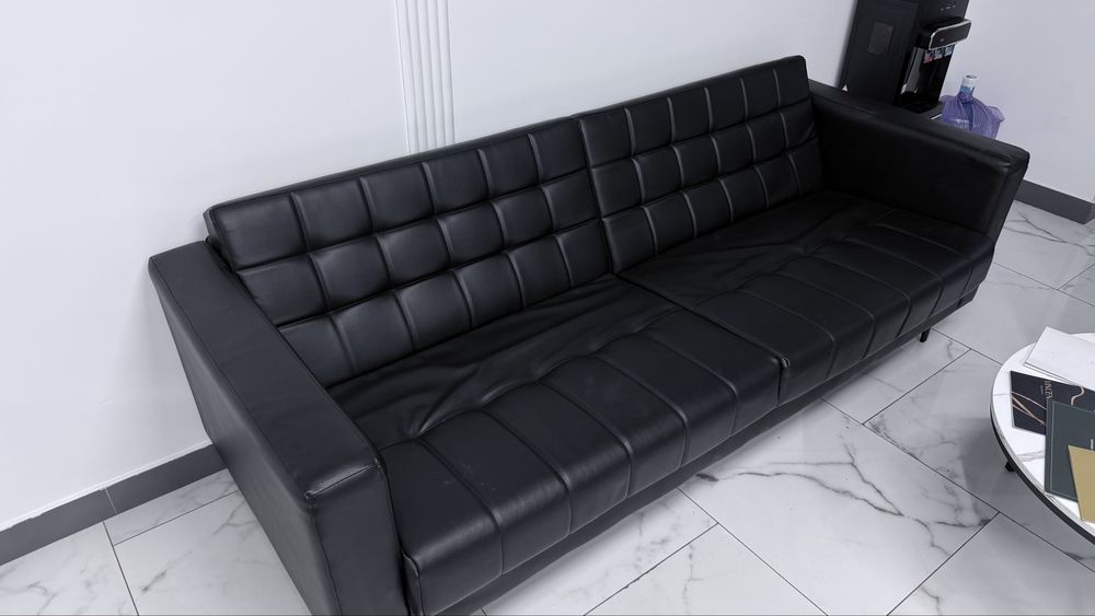 Продается диван в хороший состоянии