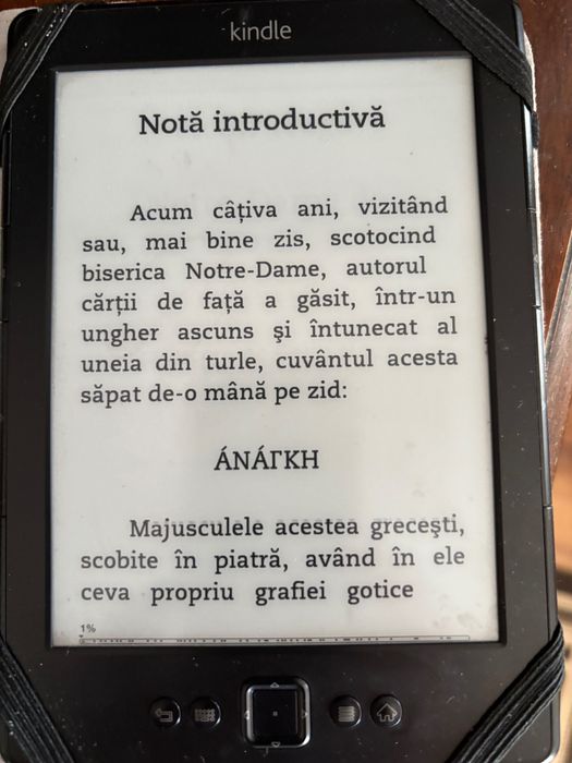 Vand Kindle din 2016, functional, are in memorie 277 carti