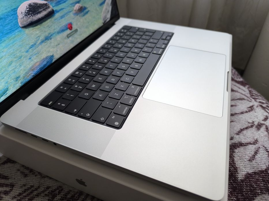 MacBook Pro M1 Pro, 32GB RAM, 512GB SSD