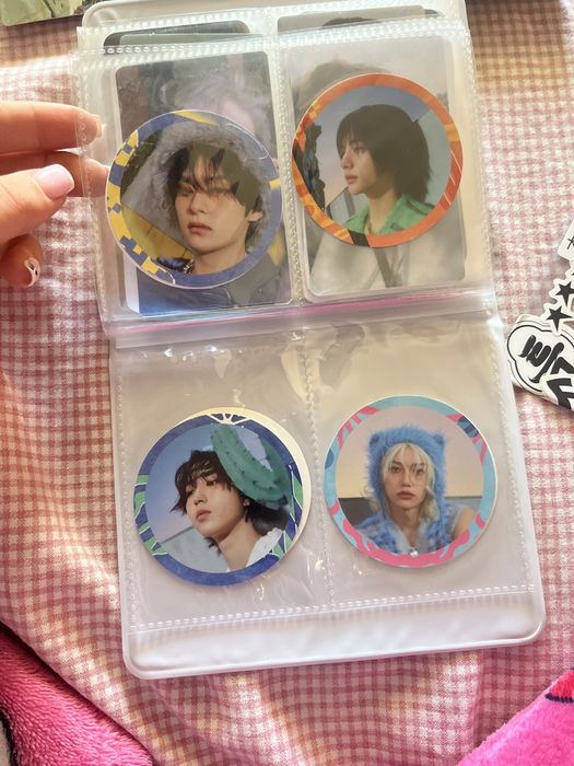 Stray Kids Ate album зелената версия,3 картички,8стикера,фотобук,диск