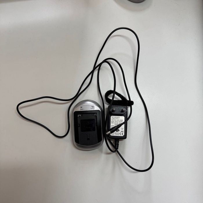 Incarcator pentru acumulatori Sony Li-Ion Np-FM50/51/70/90