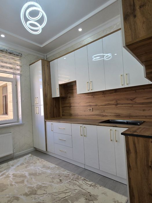 Gorgaz eski sumdan 7 etajlik  liftli domni 4-etajidan 2xona uy sotilad