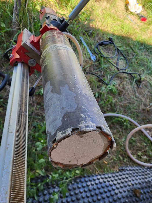 Carotare găuri hote aerisiri evacuări