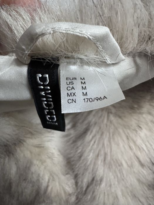 Нов елек бежов на HM