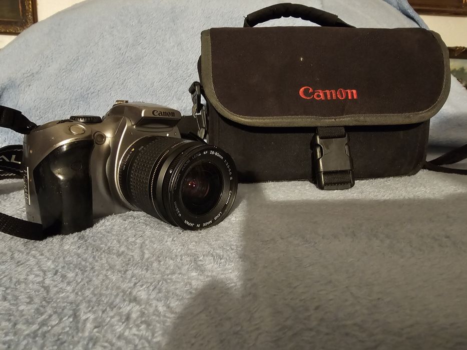 Aparat foto DSLR Canon D300 digital + obiectiv
