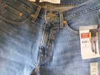 Продам новые джинсы-стрейч, укороченныы LEVIS