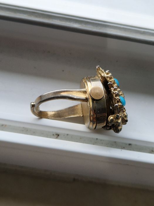 Vând inel tip ceas.