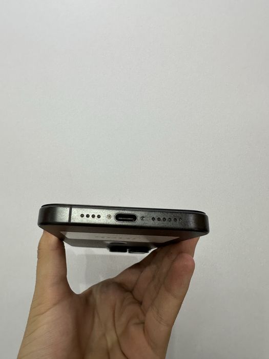 iphone 15 pro max black 256gb  98 % korobka bor