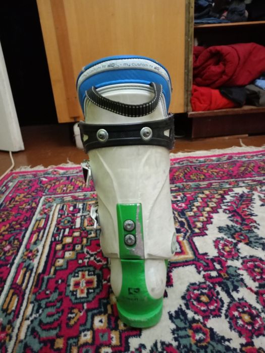 Продавам скиорска обувка Salomon Xmax 120