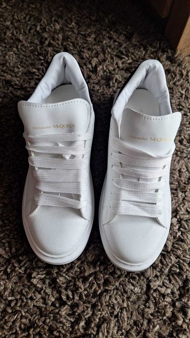 Alexander McQueen Velvet Black 44