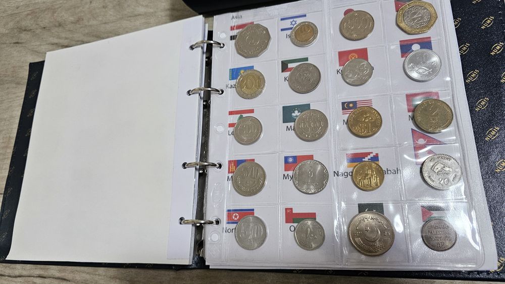 Colecție Unicat cu 232 Monede (MS, AU, XF, VF) în clasor Numis