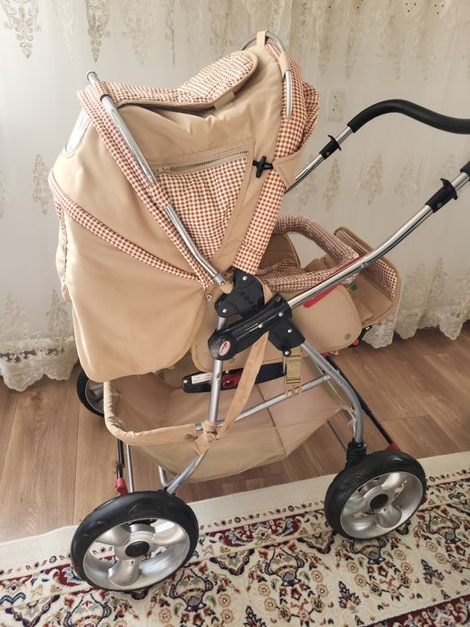 Продам детскую коляску 10000