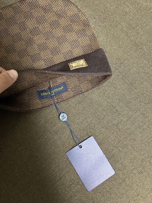 Caciula Louis Vuitton