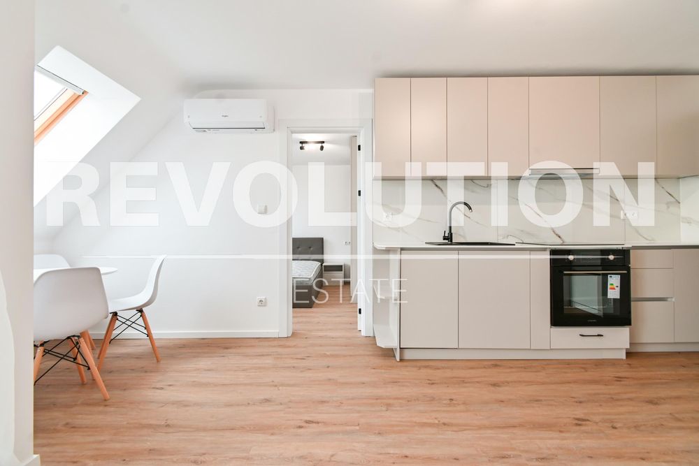 Двустаен апартамент в ж.к. Зона Б-19.