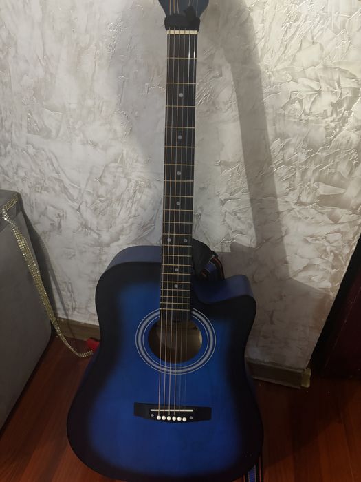 Продам гитару 41 размер