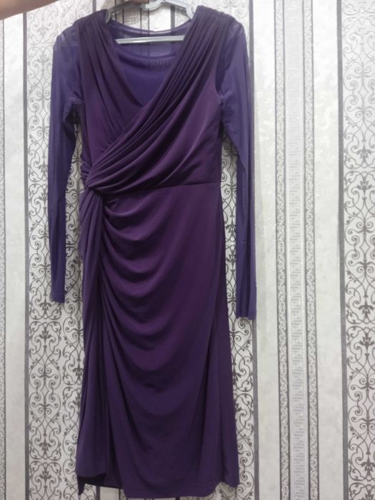 ADRIANNA PAPEL brendiga mansub oqshom libosi.