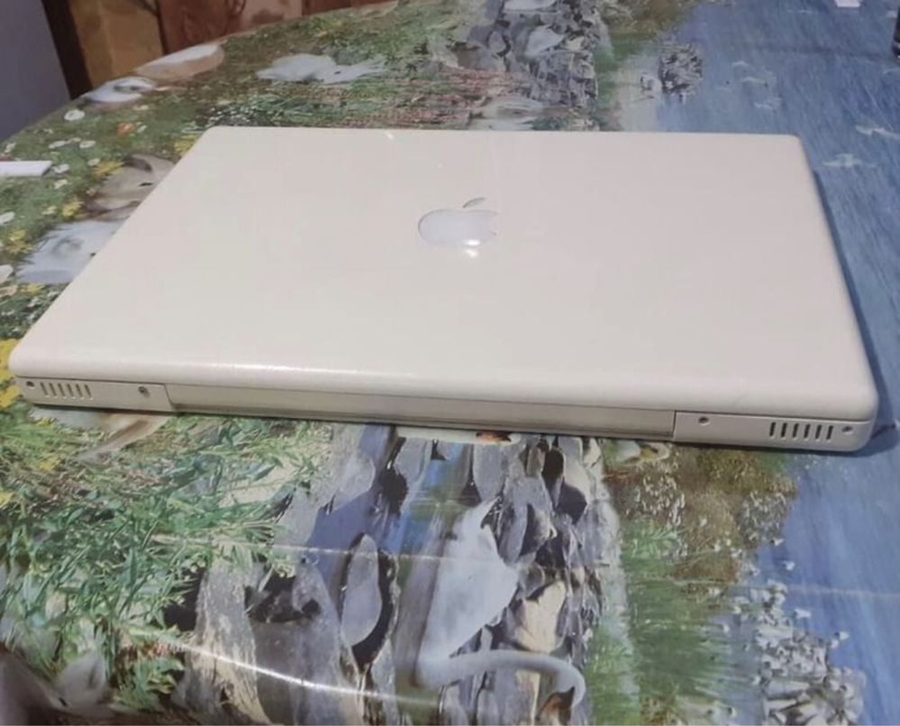 Лаптоп Apple MacBook