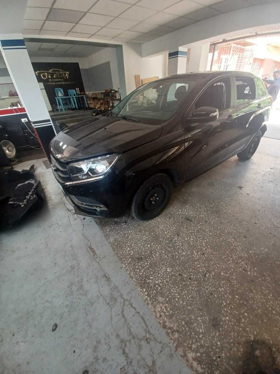LADA Х-ray cross Luxe.