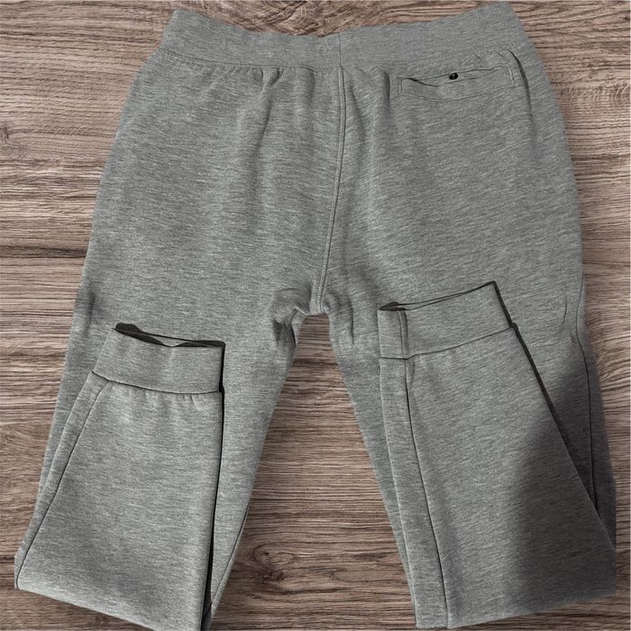 Оригинален мъжки  спортен екип GUESS с вата