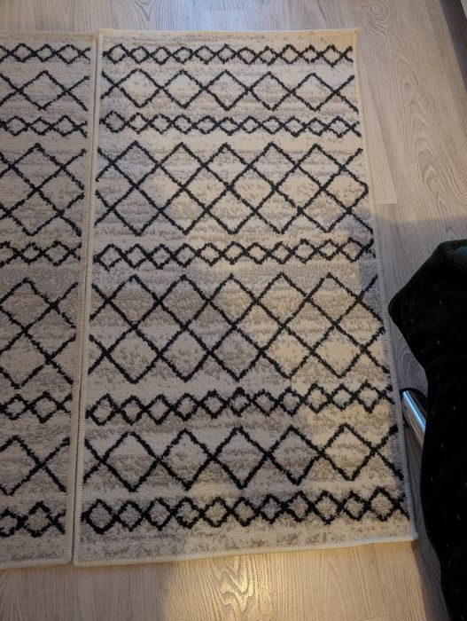 Set 3 covoare – model geometric modern – stare excelentă