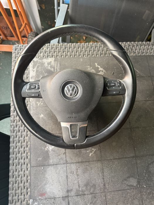 Volan cu airbag vw Golf 5 6 Passat cc B6 B7