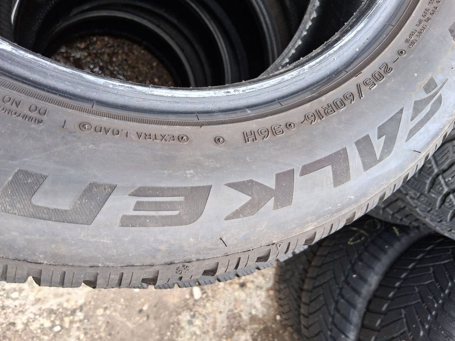 205 60 16 FALKEN 2бр зимни дот 2024г