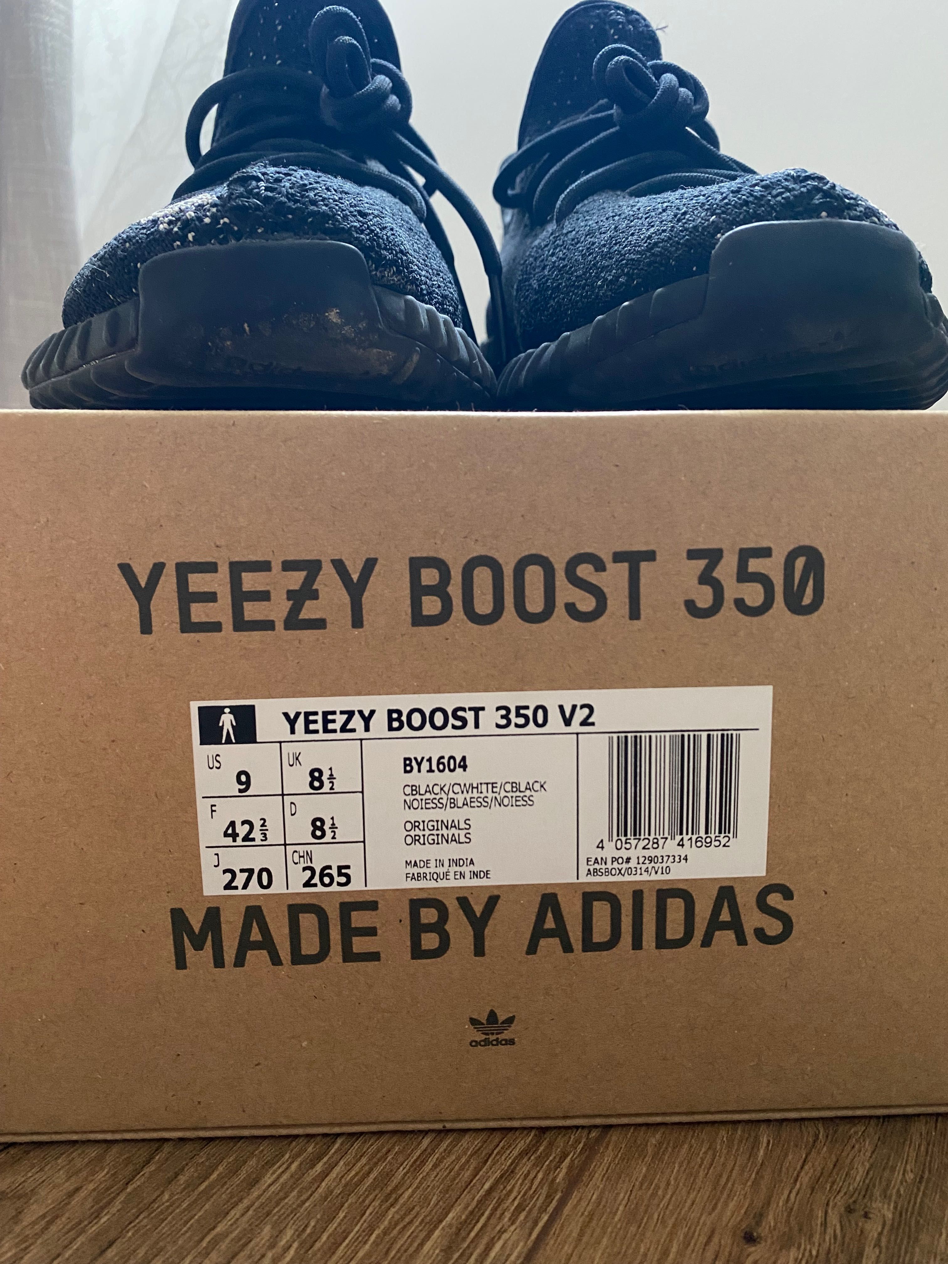 Yeezy 350 v2 Oreo