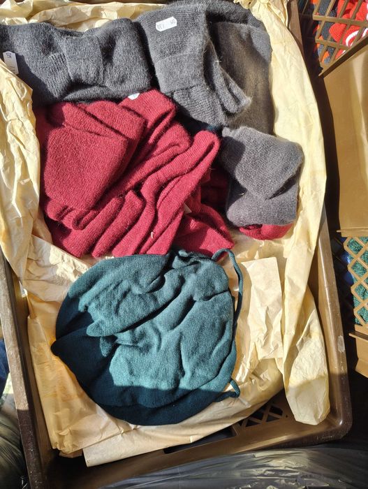 Caciuli, bandane, Strampi si haine SH calitatea I