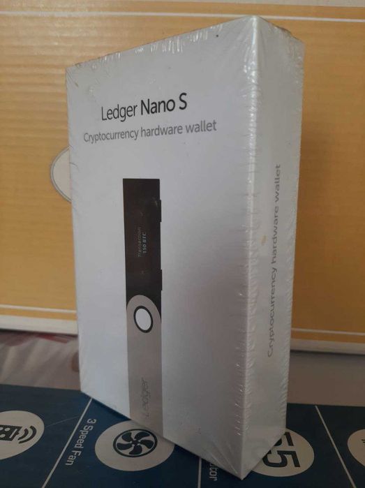 Криптокошелёк Ledger Nano S  новый в упаковке.