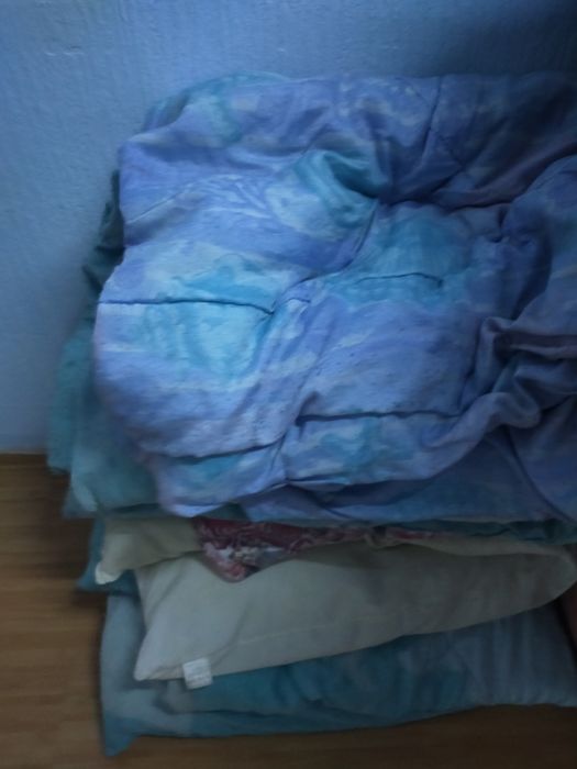 Отдам одиял и подушки