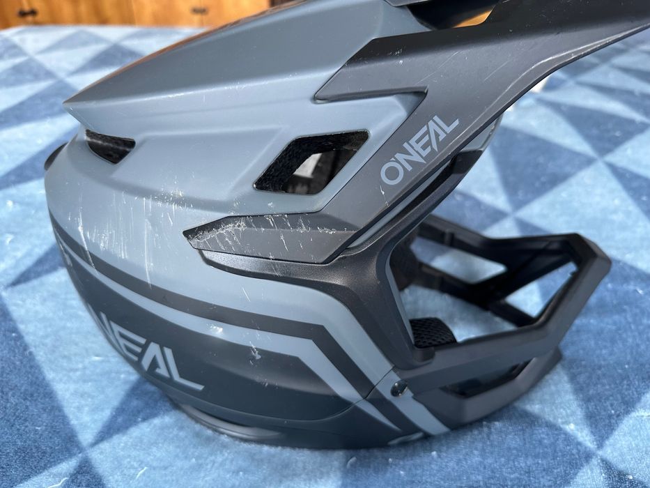 Продавам O’neal full face каска