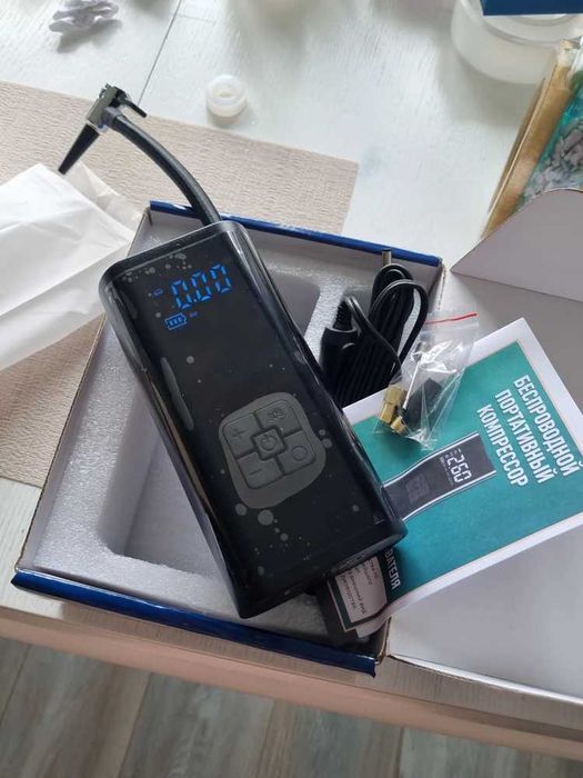 Компрессор автомобильный портативный. Насос беспроводной. 6000 mAh