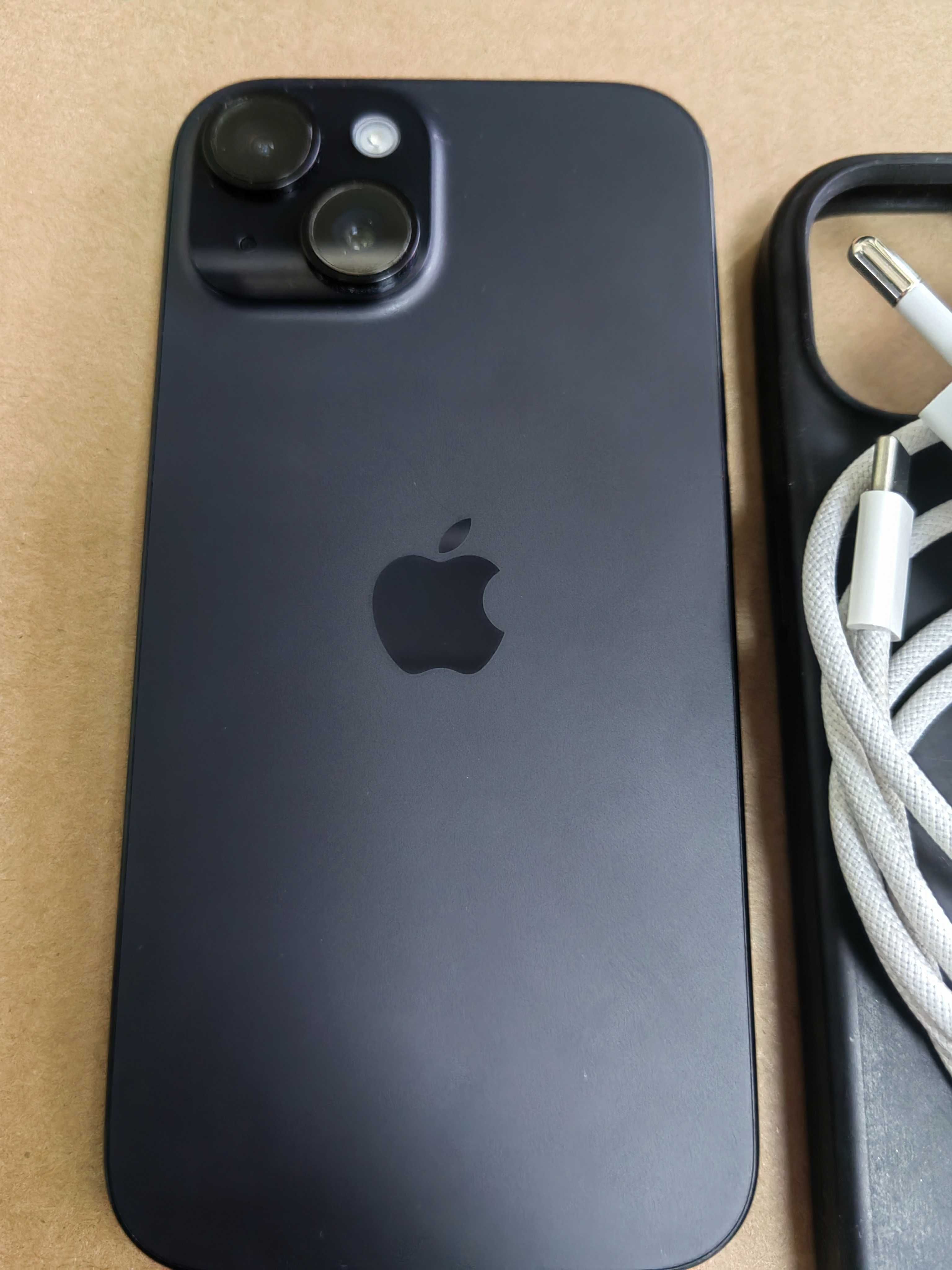 IPhone 15 black 256gb 100% battery