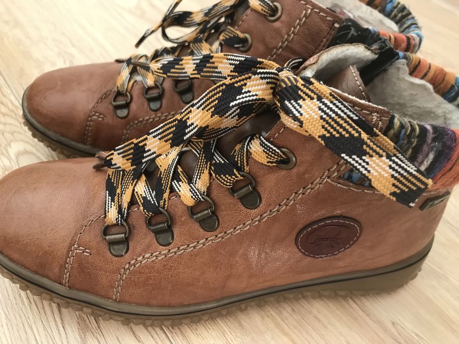 Продам женские ботинки новые rieker 36 размер