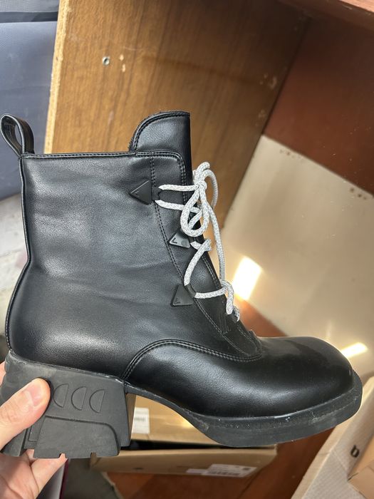 Аяқ киім сатылад, 39-40 размер  новый багасы 7000 тенге