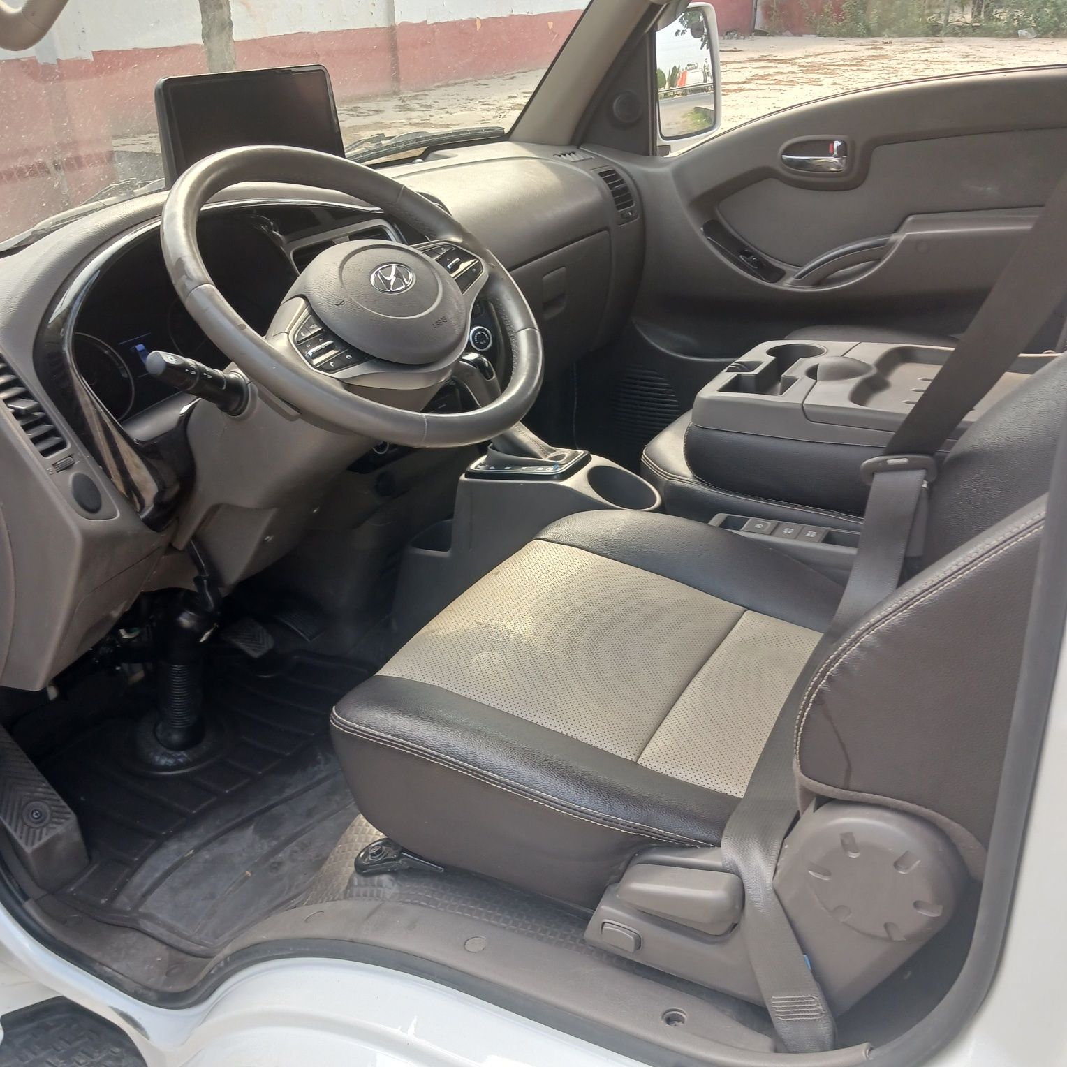 Hyundai porter ev