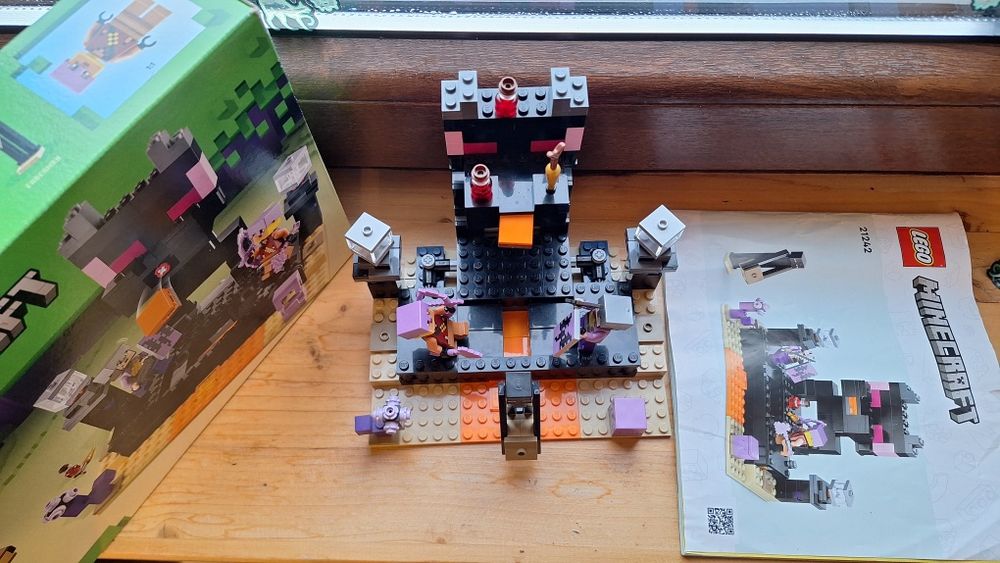 Lego Minecraft 21242 set complet