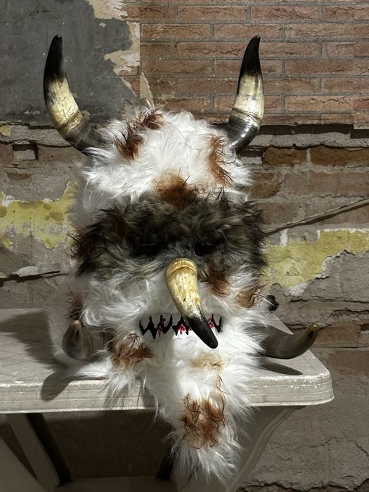 Кукерска маска (удобна)