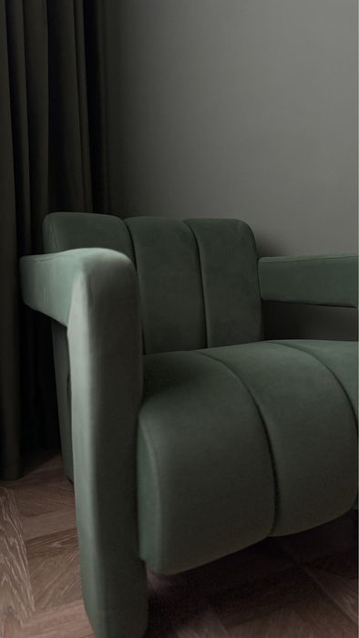 Продаю кресло изумрудного цвета