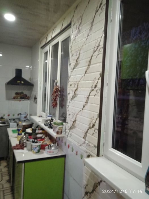 Продаётся Яшнобод Рисивый 2/2/4.этаж.54кв.мКом