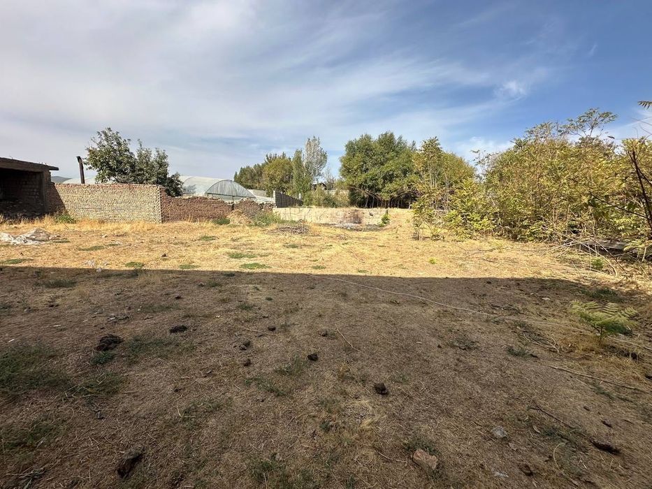 Yuqori xasanboydan yer sotiladi