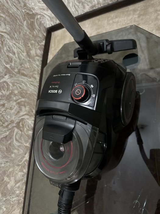 Пылесос Bosch в отличном состоянии plisos