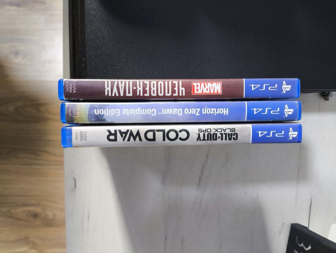 Play station 4 pro 1tb