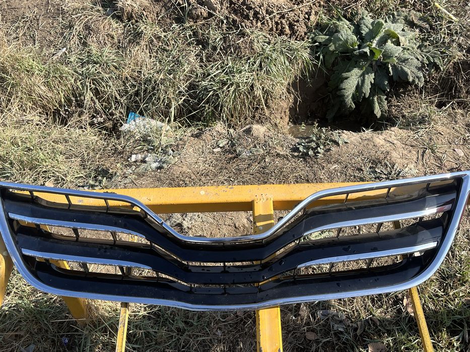 Продается решетка на камри