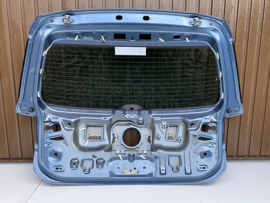 Haion vw Passat B8 Highline cod culoare LB5J 2015-2020