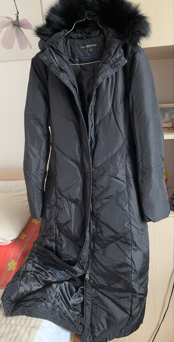 Haina lunga neagra cu puf si gluga, marimea M, Via Spiga, impecabila