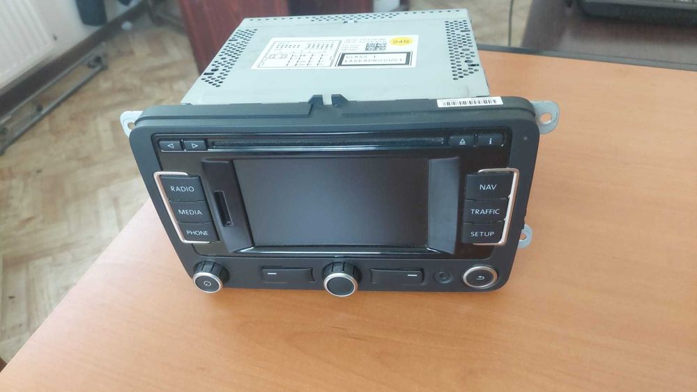 Radio Cd-Mp3 Navigatie Vw Golf 6/Passat b7 cod 3C0035270B