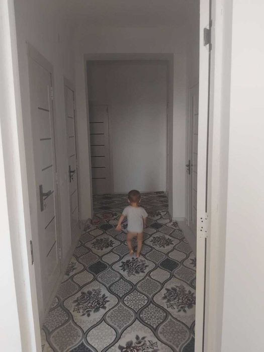 5 каватли уйнинг 5 каватида жойлашган 3 хонали хонадон сотилади