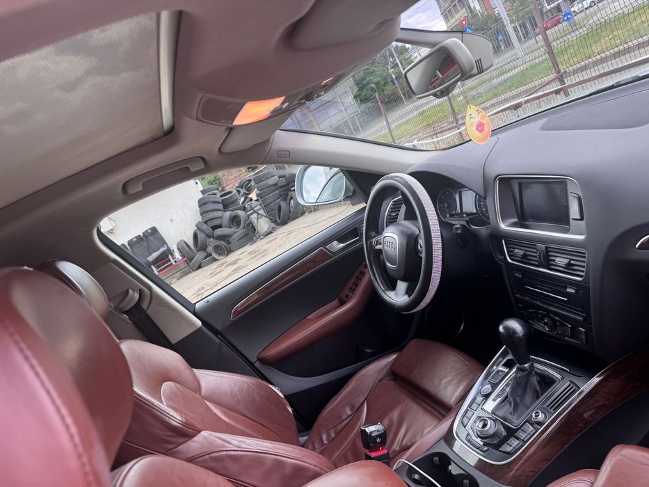 Audi q5 3.0 an 2011 si Ford Customs 2015 8+1 full